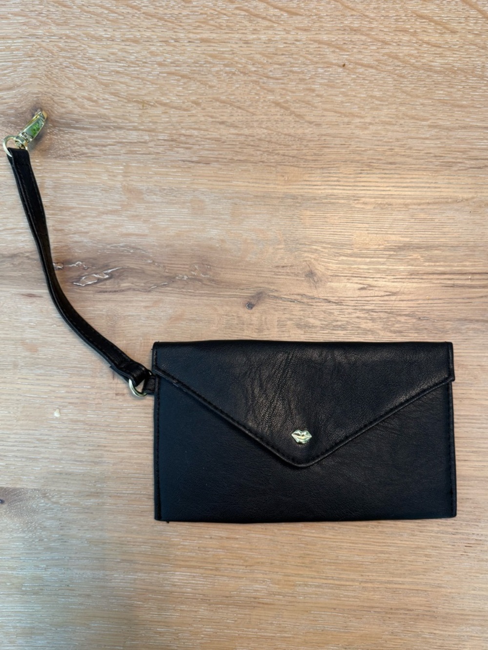 Betsey Johnson Black Wristlet Clutch (NWOT)